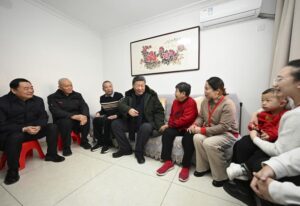 صدر شی جن پنگ نے جشن بہار کے موقع پر عوام کو مبارکباد دی، سیلاب سے متاثرہ گاؤں لیاؤننگ کا دورہ