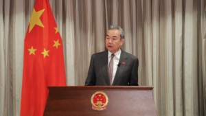چین عالمی انسانی حقوق کی حکمرانی میں اصلاحات اور باہمی تعاون کے فروغ کے لیے پرعزم ہے، وزیر خارجہ وانگ ای