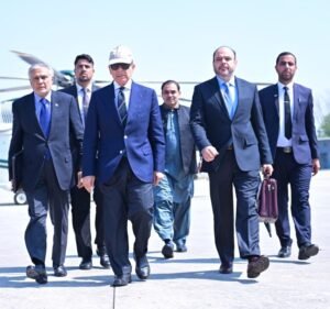 وزیر اعظم شہباز شریف اعلیٰ سطحی وفد کے ہمراہ سعودی عرب کے چار روزہ سرکاری دورے پر روانہ