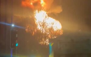 برطانیہ میں سب اسٹیشن پر زور دار دھماکے کے باعث ہیتھرو ایئرپورٹ کی بندش