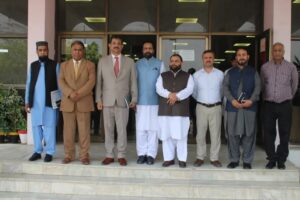 وفاقی وزیر اورنگزیب خان کھچی کا نیشنل لائبریری آف پاکستان کا دورہ