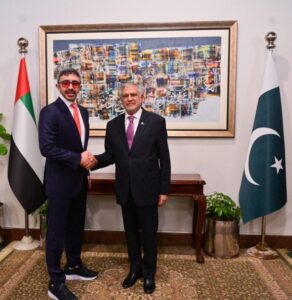 پاکستان اور متحدہ عرب امارات کے درمیان ثقافت، تجارت اور قونصلر امور کے شعبوں میں تعاون بڑھانے کے لیے مفاہمت کی متعدد یادداشتوں پر دستخط