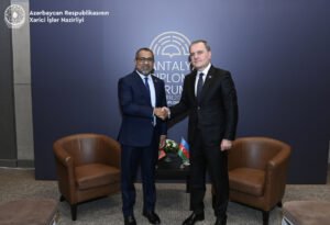 آذربائیجان اور مالدیپ کے وزرائے خارجہ کی ملاقات، دوطرفہ تعاون کے فروغ پر تبادلہ خیال