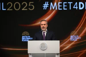 ترکیہ عالمی بحرانوں کے حل میں کلیدی کردار ادا کر رہا ہے: وزیر خارجہ فدان