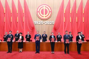 صدر شی جن پنگ کی محنت کشوں اور عوامی طبقات کی قوت کو یکجا کرنے کی اپیل