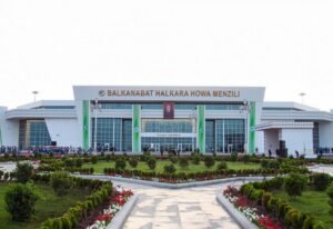 ترکمانستان کے صدر سردار بردی محمدوف نے بالکان آباد کے نئے بین الاقوامی ہوائی اڈے کا افتتاح کیا