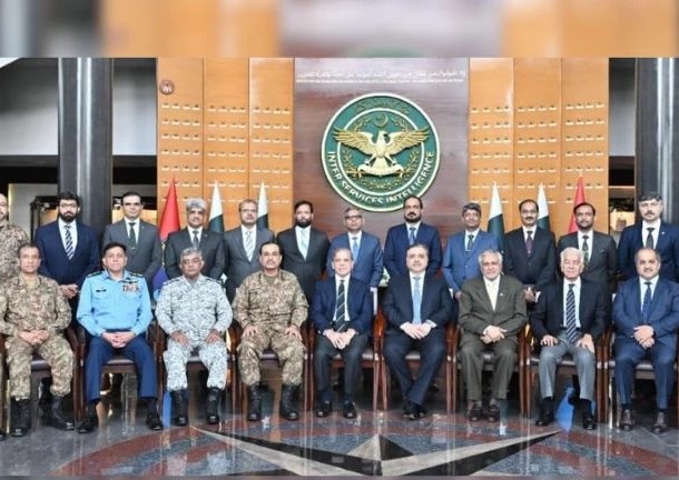 وزیراعظم شہباز شریف کا آئی ایس آئی ہیڈکوارٹرز کا دورہ، ملکی سلامتی کی صورتحال پر تفصیلی بریفنگ حاصل کی