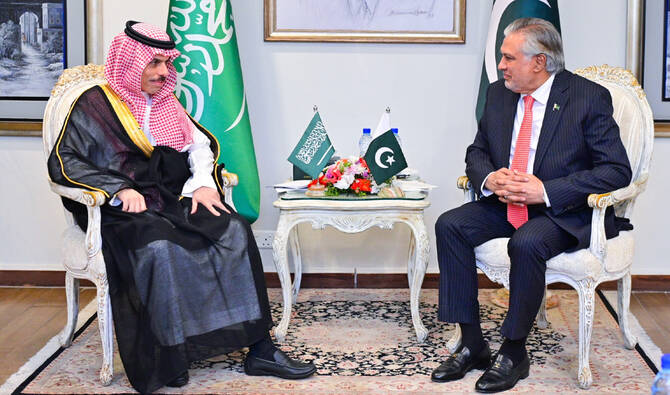 نائب وزیر اعظم و وزیر خارجہ سینیٹر محمد اسحاق ڈار کا سعودی وزیر خارجہ فیصل بن فرحان سے ٹیلیفونک رابطہ