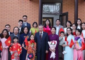 جنرل سیکریٹری تو لام کی قازقستان میں ویتنامی سفارتکاروں اور کمیونٹی سے ملاقات