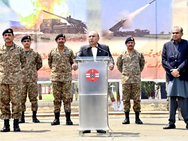 صدر آصف علی زرداری کا پاک افواج کو خراج تحسین، وطن کے دفاع میں قربانیاں "قومی فخر اور مقدس امانت" قرار