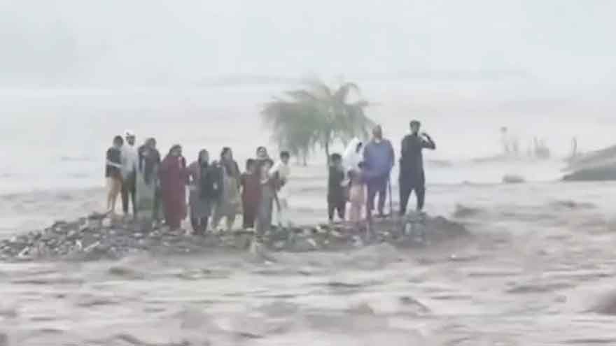 سوات کے بہتے پانیوں میں آنسوؤں کی رم جھم
