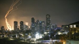 ایرانی میزائلوں کی شدید بارش، متعدد اہداف نشانہ بنے؛ 'آئرن ڈوم' کے ہیک ہونے کی اطلاعات