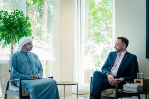 ابو ظہبی میں شیخ عبداللہ بن زاید اور بیلجیم کے وزیر خارجہ کی ملاقات، دوطرفہ تعلقات اور تعاون کے فروغ پر تبادلہ خیال