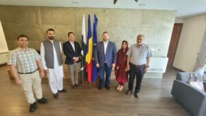 دی گلف آبزرور میں رومانیائی زبان کا اضافہ، افتتاح جناب ڈین اسٹوینیسکو نے کیا