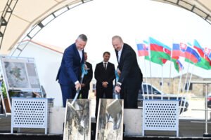 علییف