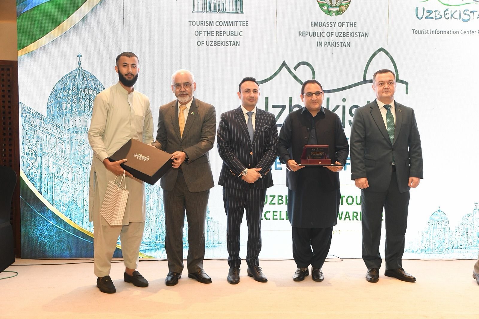 اے ٹو زیڈ ٹریول سلوشنز کو ازبکستان ٹورازم ایکسیلنس ایوارڈز 2026 میں "سرٹیفکیٹ آف ایکسیلنس" سے نواز دیا گیا