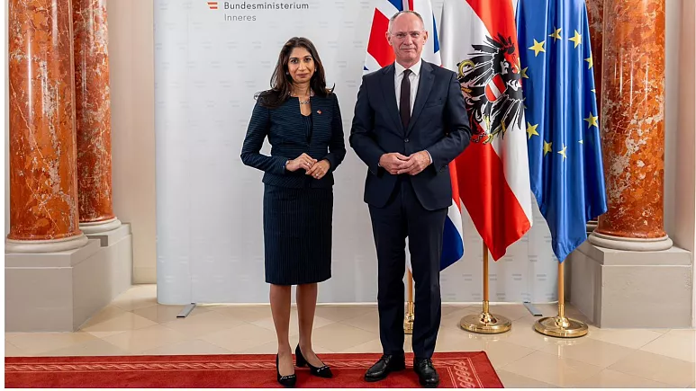Austria looks to UK for 'Rwanda-style' plan to outsource asylum applications 1 Austria