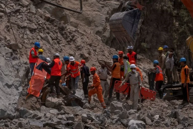 36 trapped after tunnel collapse in India