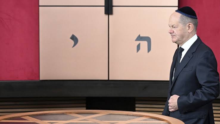 Scholz calls for civil courage to protect Jews 1 Scholz calls for civil courage to protect Jews