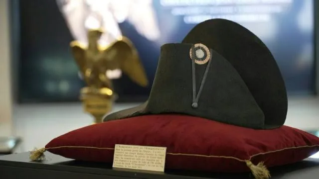 Napoleon's hat auctioned for record €1.9 million in Paris 1 Napoleon
