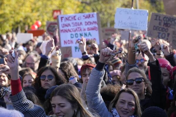 Thousands worldwide protest violence against women