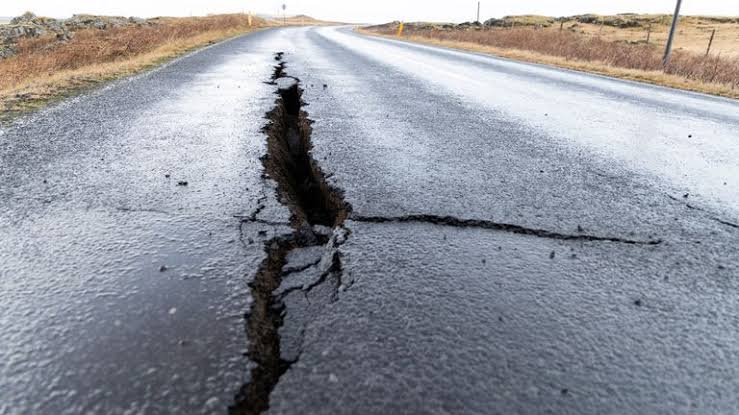 Iceland braces for erruption as fissures emerge in Grindavik 1 Grindavik