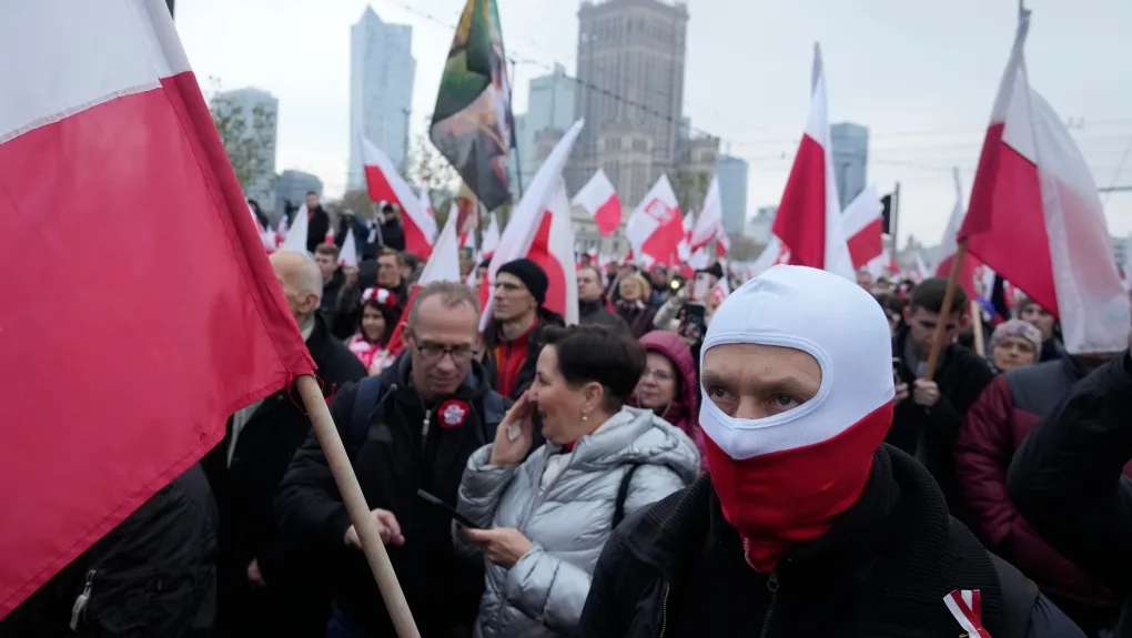Tens of thousands march in Warsaw for Polish Indendence Day 1 Tens of thousands march in Warsaw for Polish Indendence Day