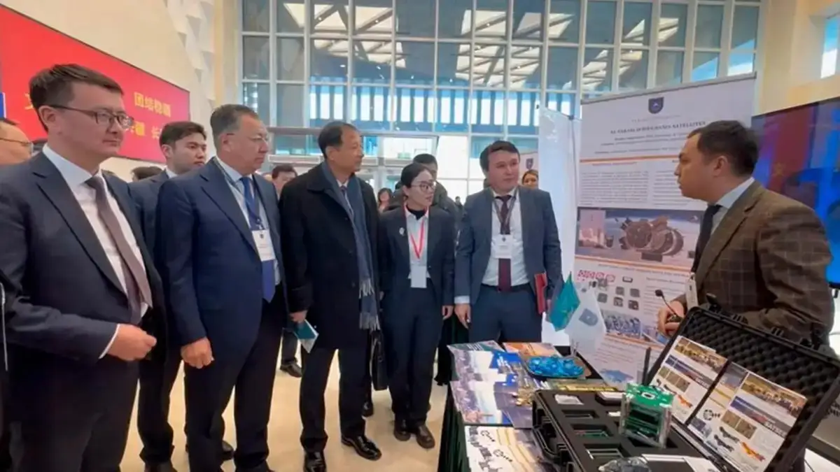 Al Farabi Kazakh National University Showcases Scientific and Innovative Prowess in Urumqi Exhibition