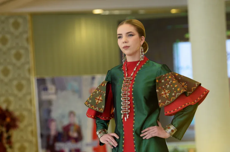 Ashgabat Fashion Shows Celebrate Turkmen Design, Advocate UNESCO Recognition