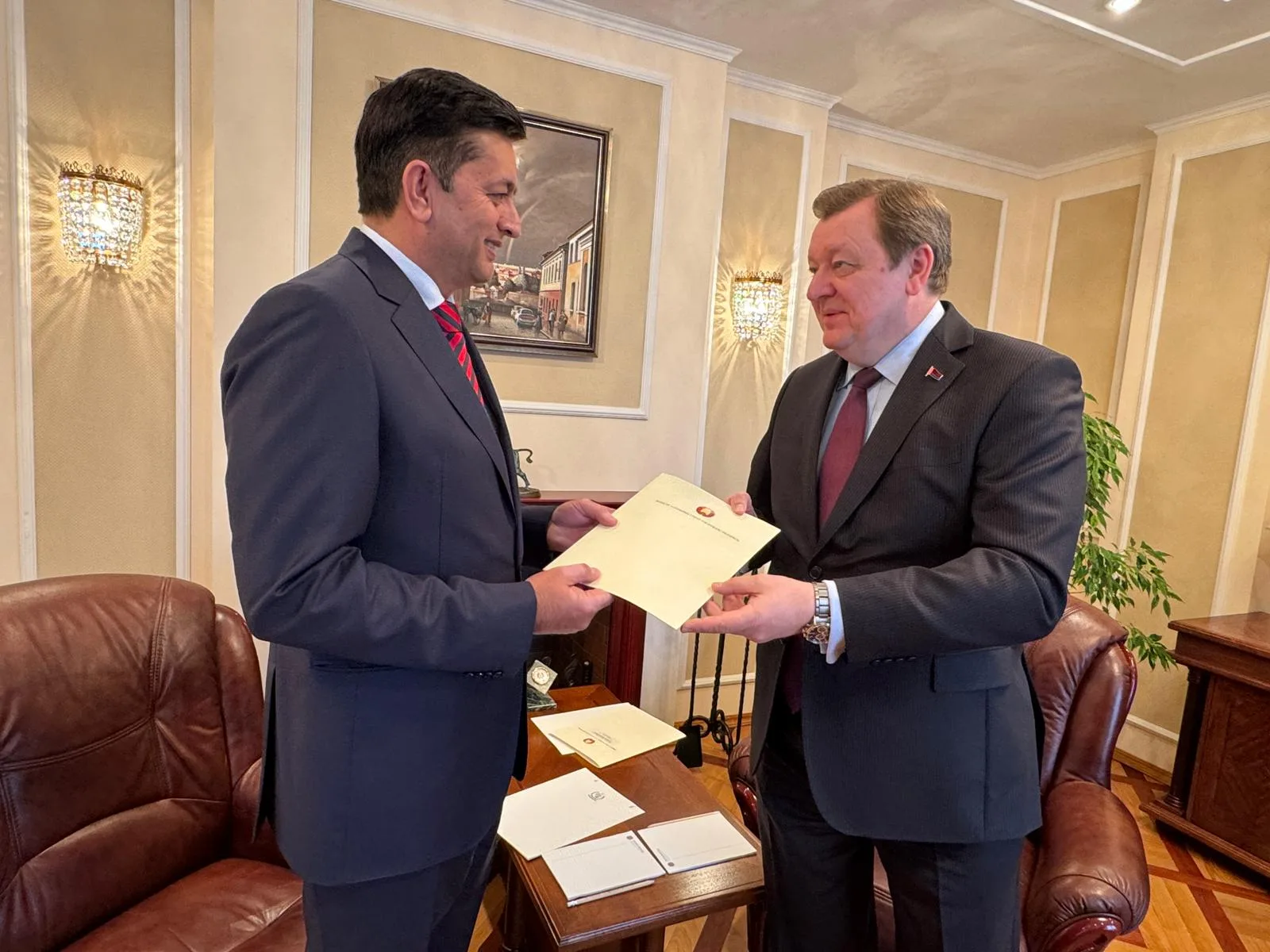 Pakistan Envoy Meets Belarusian FM; Discusses Ways to Boost Bilateral Ties 2 Belarusian