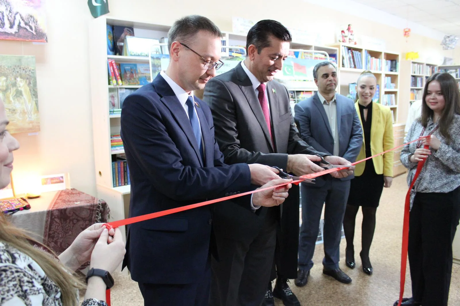 Establishment of “Pakistan Cultural Corner” at Borisov Central Library 1 Borisov