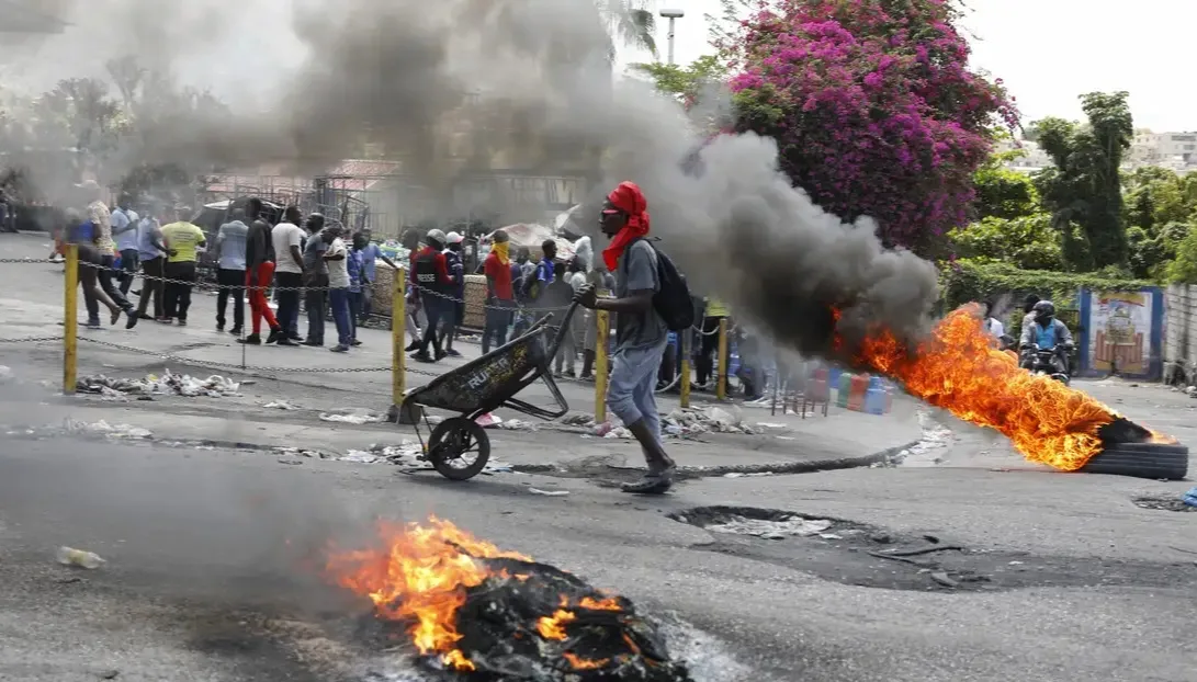 US Airlifts Non-Essential Embassy Personnel from Haiti Amid Escalating Gang Violence 1 Haiti