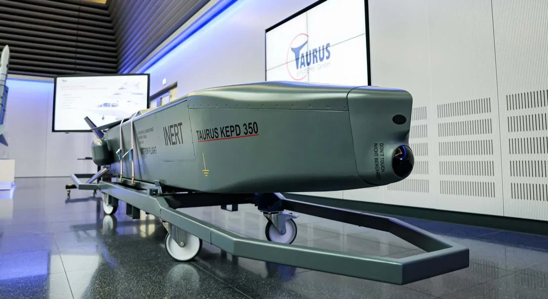 US Delivery of Long-Range Missiles to Ukraine Sparks Debate in Germany Over Taurus Cruise Missile Supply 2 Long-Range Missiles