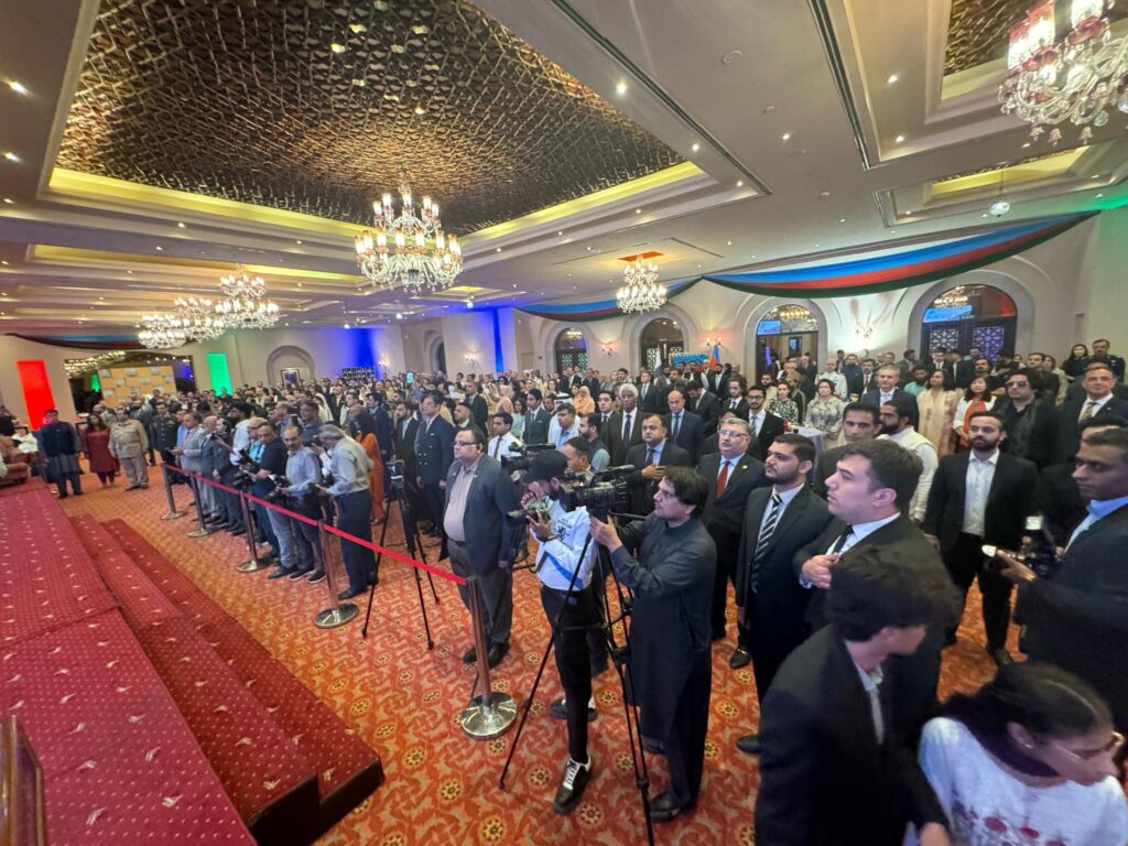 Azerbaijan Celebrates 106th Independence Anniversary, Strengthens Ties with Pakistan 4 20240525 201558