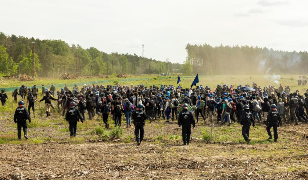 Arrests Made as Activists Attempt Break-in at Tesla Factory near Berlin 6 Berlin