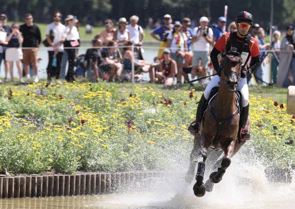 Chinese Equestrian Rider Alex Hua Tian Faces Setback at Paris Olympics 1 Chinese Equestrian Rider Alex Hua Tian Faces Setback at Paris Olympics