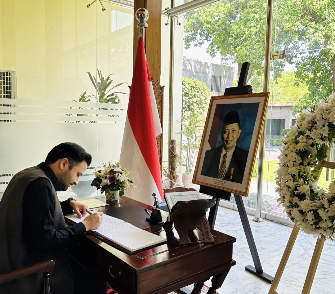 Qaiser Nawab Offers Condolences at Indonesian Embassy for Former VP Hamzah Haz 1 Qaiser Nawab