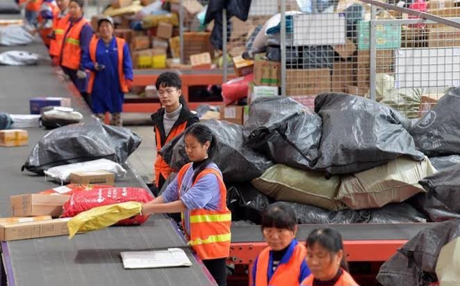 China's Courier Sector Handles Over 80 Billion Parcels in First Half of 2024 3 China's Courier Sector