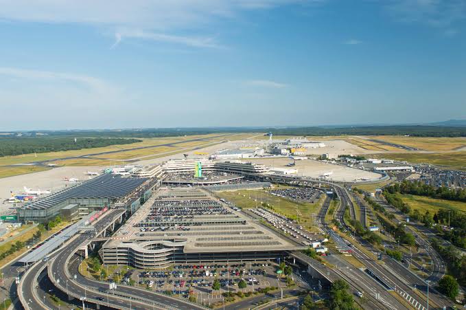 Flights Suspended at Cologne/Bonn Airport Due to Climate Activists' Protest 1 Flights Suspended at Cologne/Bonn Airport Due to Climate Activists' Protest
