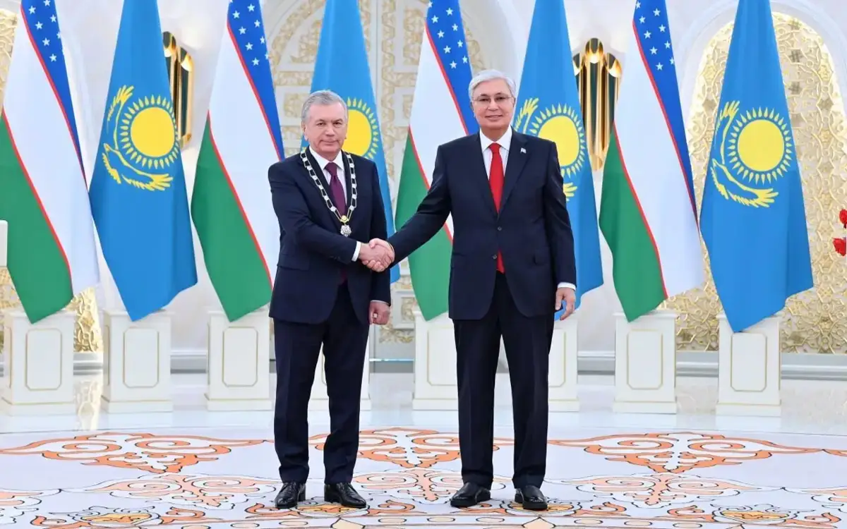 Kazakhstan’s President Tokayev Awards Uzbekistan’s President Mirziyoyev with Highest State Honor 1 Tokayev