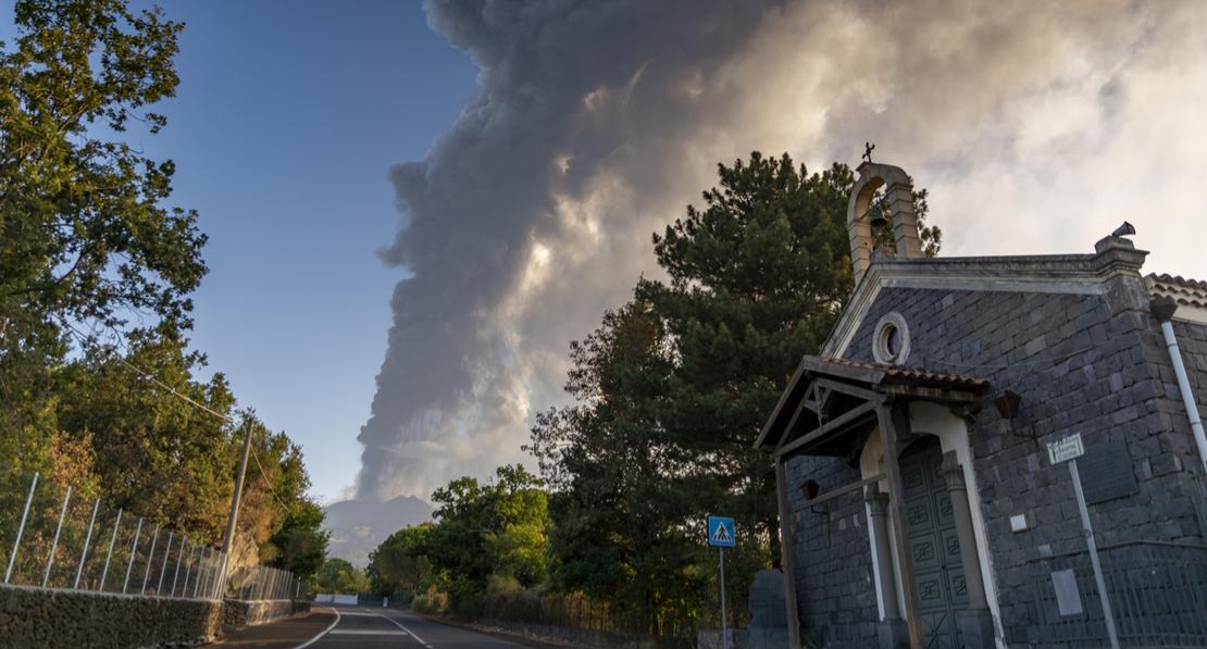 Volcanic Activity from Mount Etna Disrupts Flights in Sicily 1 Mount Etna
