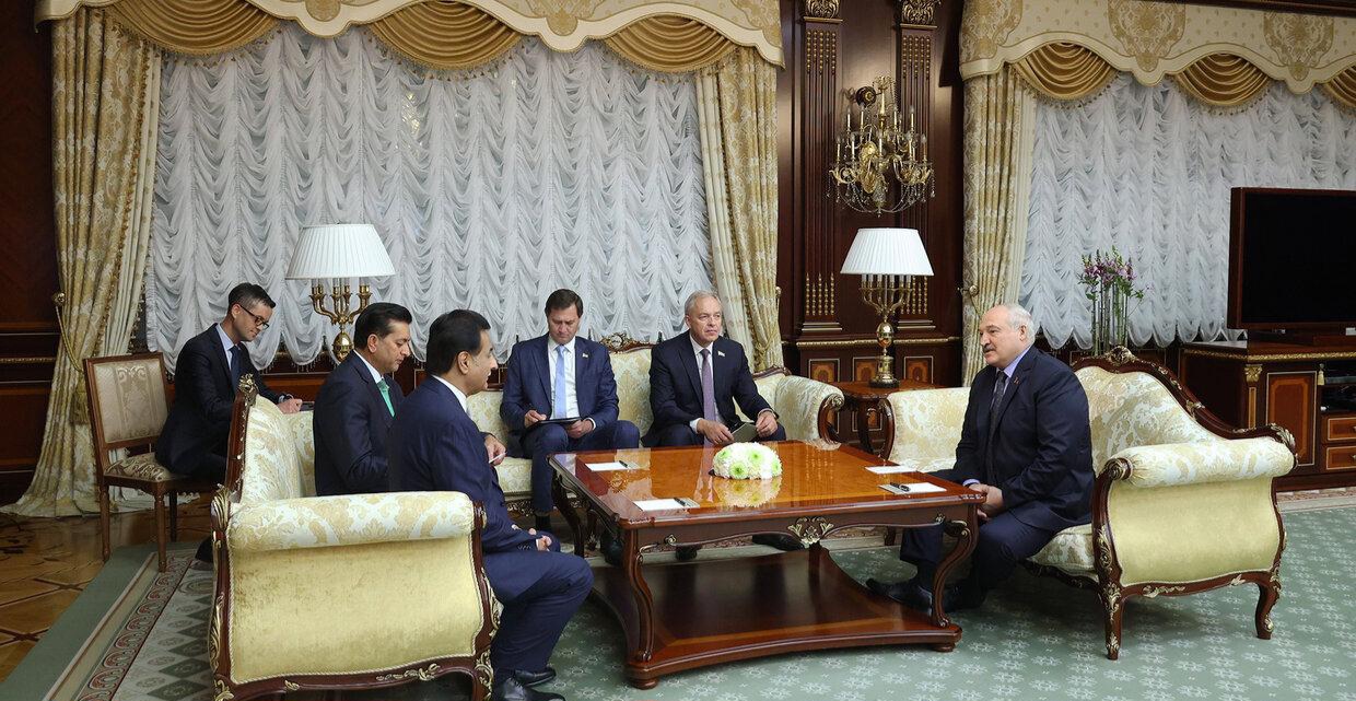 Meeting Between Sardar Ayaz Sadiq, Speaker of the National Assembly of Pakistan, and H.E. Mr. Aleksandr Lukashenko, President of the Republic of Belarus 1 Sardar Ayaz Sadiq