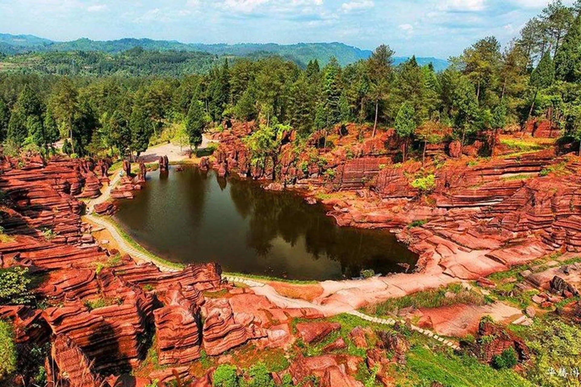 Dabinggou National Geological Forest Park: A Cool Refuge Amidst Summer Heat 1 Dabinggou National Geological Forest Park: A Cool Refuge Amidst Summer Heat