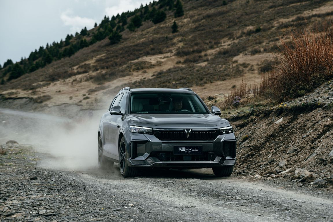 Turkmen Car Market Welcomes New Premium Brand: Voyah 9 Voyah