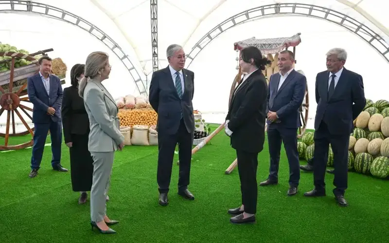 Kazakh President Tokayev Visits Agricultural Exhibition at SPK TURKISTAN Industrial Park 7 TURKISTAN