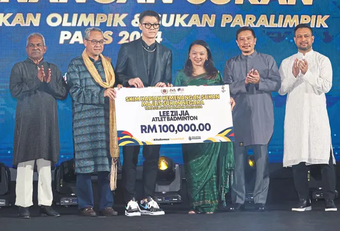 Lee Zii Jia Eyes World Tour Finals Spot with Boost from National Sports Council Award 1 Lee Zii Jia