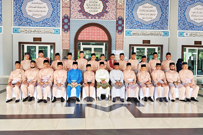 Interior Architecture Project of Suri Seri Begawan Raja Pengiran Anak Damit Mosque Inaugurated 1 Suri Seri Begawan Raja Pengiran