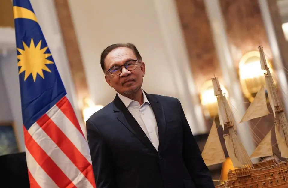 Prime Minister Anwar Ibrahim Receives Invitation to Attend OIC Meeting in Riyadh from Saudi Crown Prince 1 Anwar Ibrahim