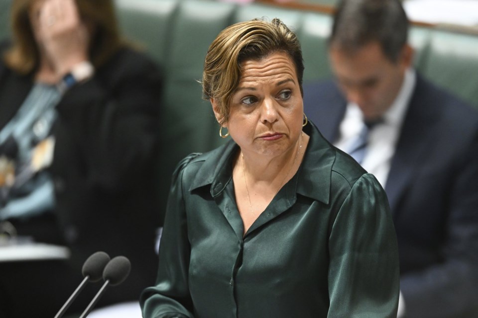 Australia Introduces Landmark Law to Ban Children Under 16 from Social Media 1 Children