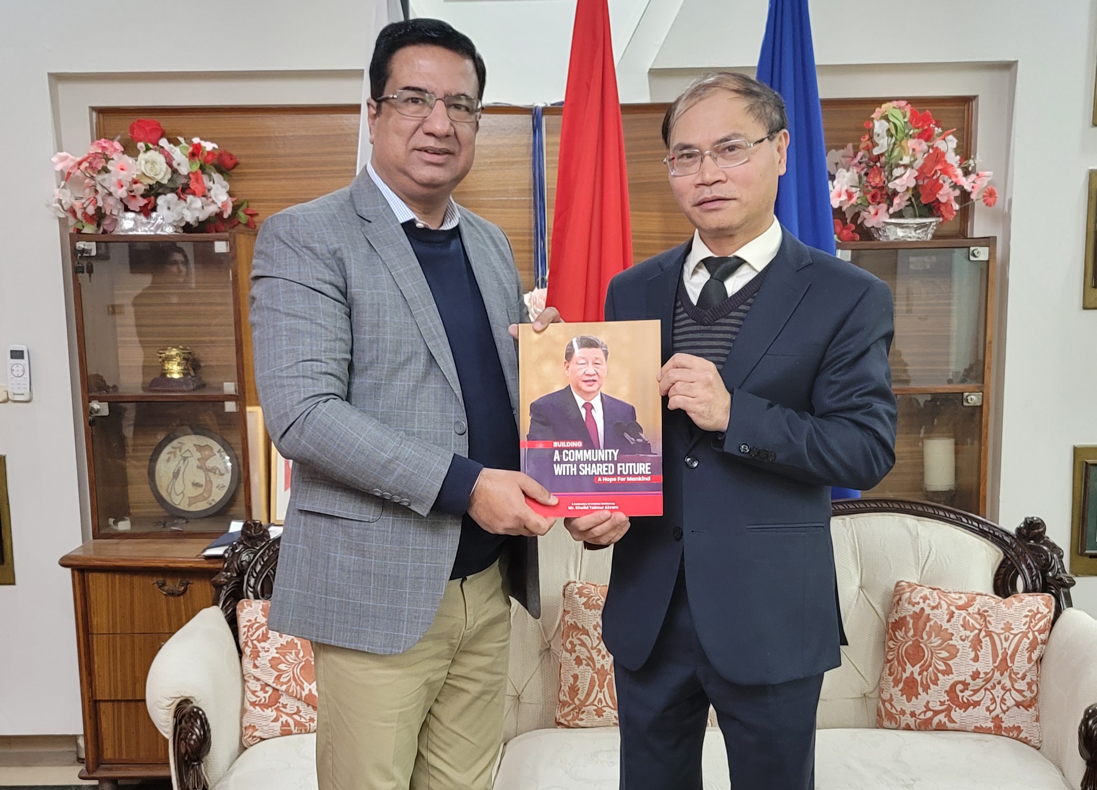 Mr. Khalid Taimur Akram Presents Book on Shared Future to Vietnamese Ambassador 1 Khalid Taimur Akram